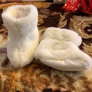 Baby fuzzy boots
